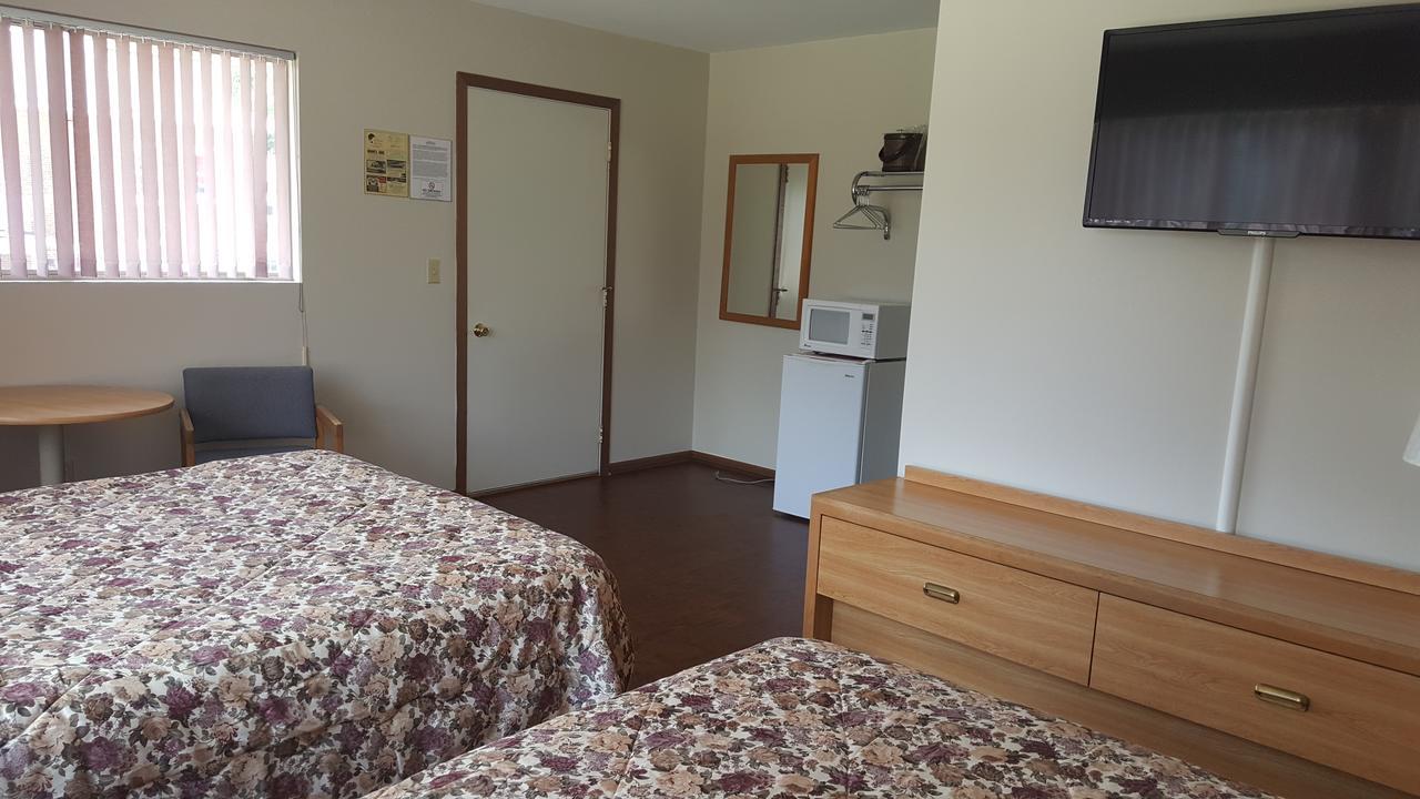 Alpine Motel In Heart Of Wisconsin Dells Downtown. Экстерьер фото