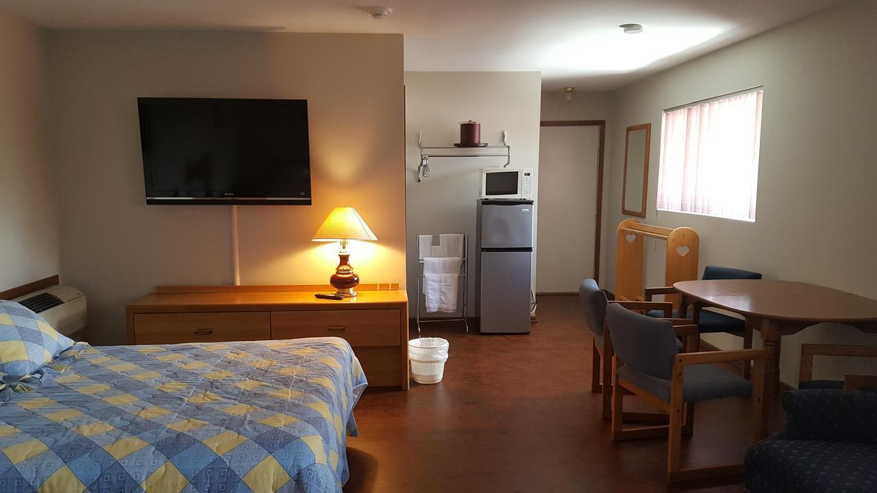 Alpine Motel In Heart Of Wisconsin Dells Downtown. Экстерьер фото