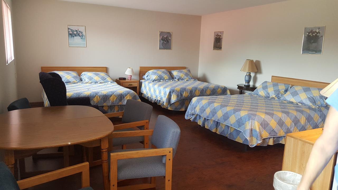 Alpine Motel In Heart Of Wisconsin Dells Downtown. Экстерьер фото