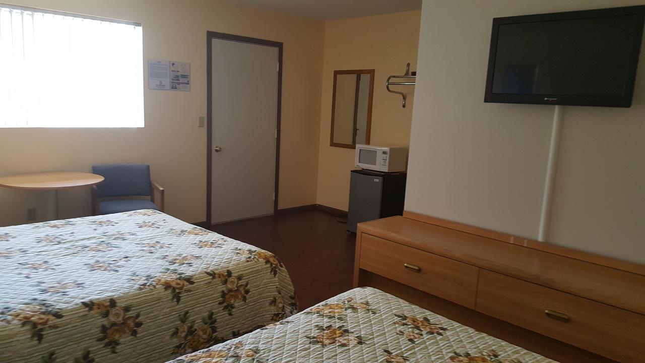 Alpine Motel In Heart Of Wisconsin Dells Downtown. Экстерьер фото