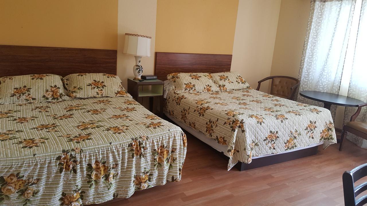 Alpine Motel In Heart Of Wisconsin Dells Downtown. Экстерьер фото