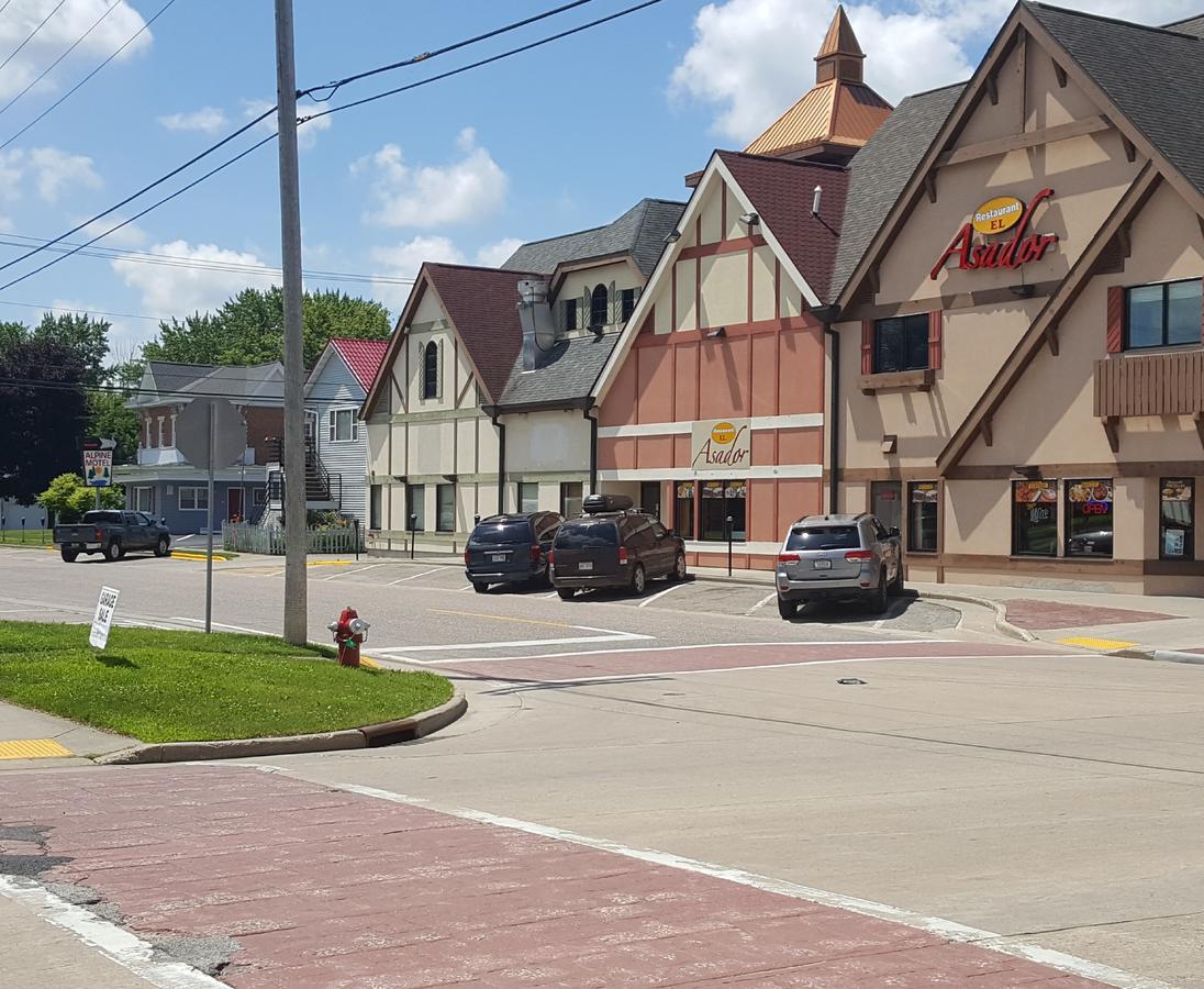 Alpine Motel In Heart Of Wisconsin Dells Downtown. Экстерьер фото